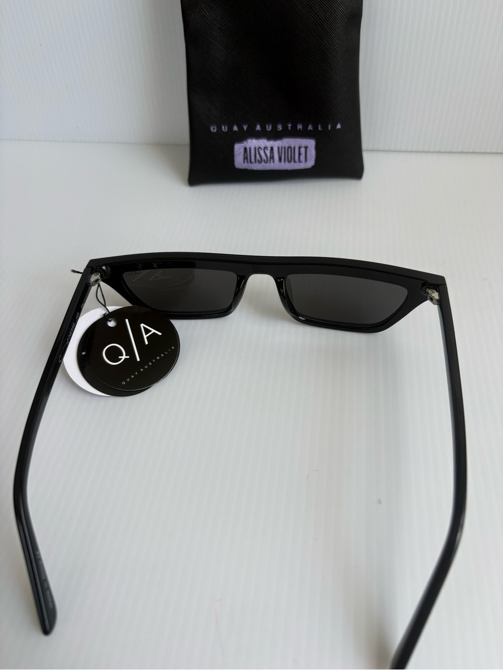 Quay Australia Alissa Violet Black cat eye Sunglasses NWT - Picture 5 of 8